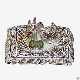 PAINTED HENS BRAS PAPERWEIGHT