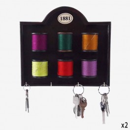 4 KEY HANGER WITH 6 SPOOLS OF TH