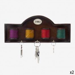 3 KEY HANGER WITH 4 SPOOLS OF TH