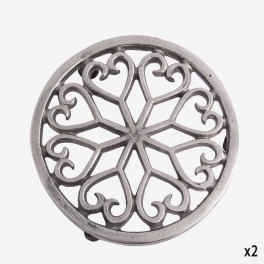 IRR SILVER TRIVET WITH HEARTH